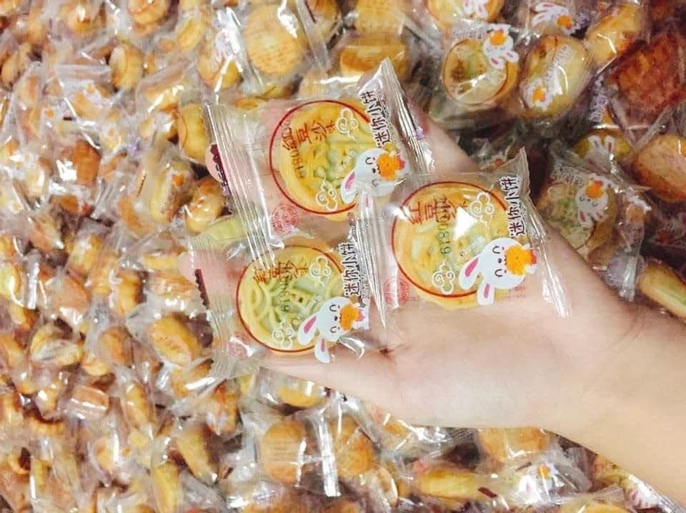 Bánh trung thu 2.000 đồng/chiếc, giật mình hàng Trung Quốc thượng hạng-1