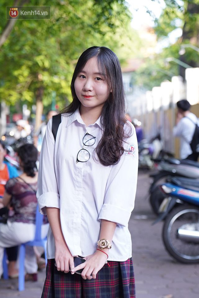 Sáng nay, học sinh Hà Nội chiến đấu môn cuối cùng trong kỳ thi vào lớp 10-1