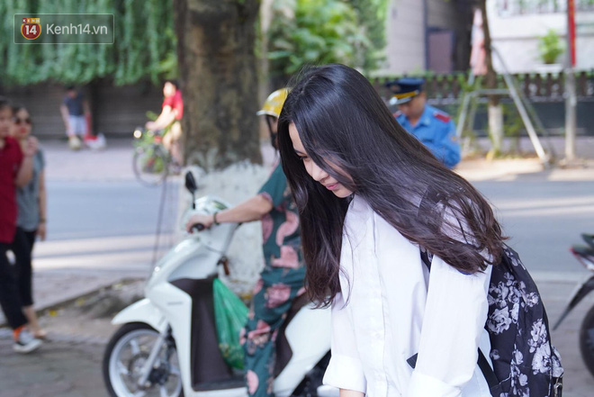 Sáng nay, học sinh Hà Nội chiến đấu môn cuối cùng trong kỳ thi vào lớp 10-3