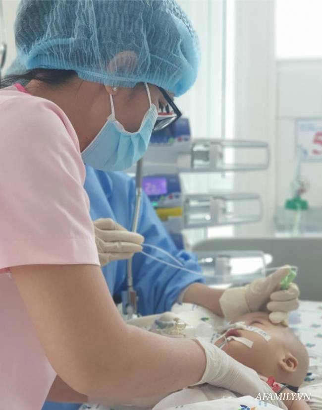 Bác sĩ ekip chỉnh hình trong ca tách song sinh Trúc Nhi - Diệu Nhi tiết lộ khoảnh khắc cuối cùng: Vừa bó bột xong là… muốn gục-7