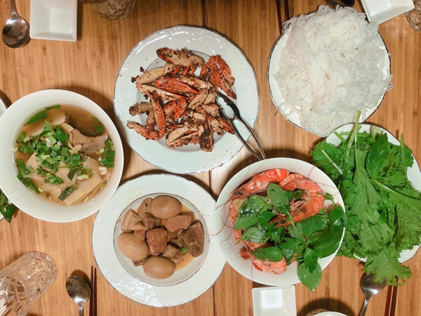 Đêm khuya mở tiệc tại gia với thực đơn hấp dẫn, Lý Nhã Kỳ mập cũng phải có đồng bọn mới chịu-3