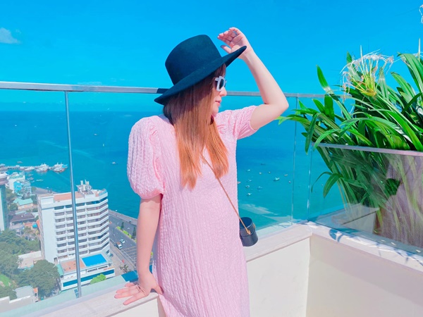 Kỉ niệm 1 năm ngày cưới, Thu Thủy khoe bụng bầu 7 tháng mà&nbsp;thon gọn đến bất ngờ-6