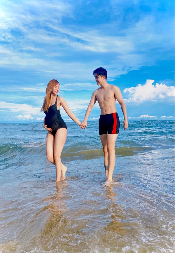 Kỉ niệm 1 năm ngày cưới, Thu Thủy khoe bụng bầu 7 tháng mà&nbsp;thon gọn đến bất ngờ-7