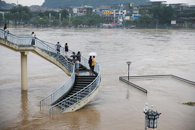 Lũ Trung Quốc: Mực nước 33 con sông chạm mốc kỉ lục, 141 người chết và mất tích-14