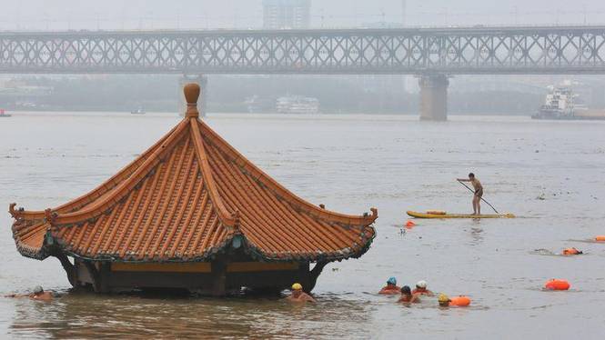 Lũ Trung Quốc: Mực nước 33 con sông chạm mốc kỉ lục, 141 người chết và mất tích-2