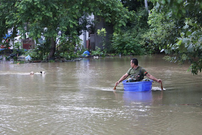 Lũ Trung Quốc: Mực nước 33 con sông chạm mốc kỉ lục, 141 người chết và mất tích-4