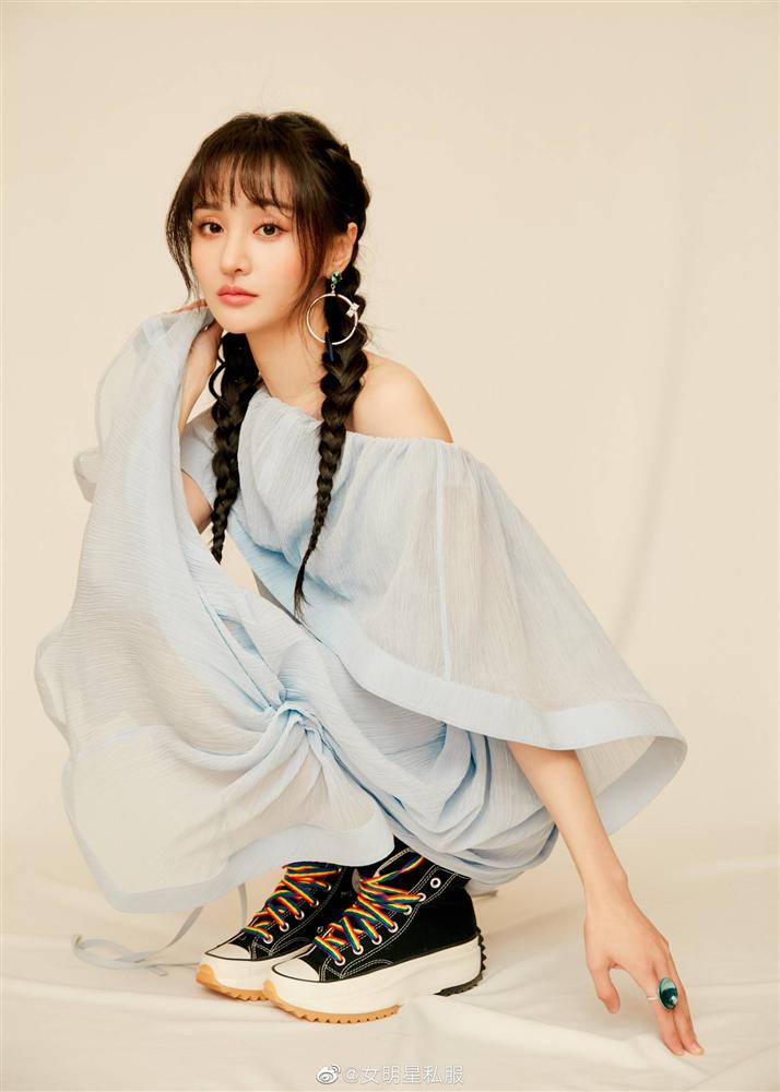 Mỹ nhân Cbiz khi để kiểu tóc cưa sừng làm nghé: Angela Baby lộ mặt mộc, Triệu Lệ Dĩnh hack tuổi tài tình-1