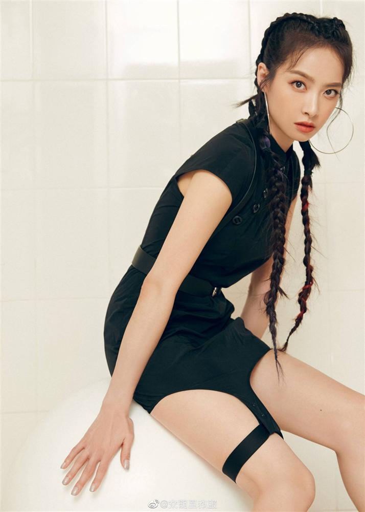 Mỹ nhân Cbiz khi để kiểu tóc cưa sừng làm nghé: Angela Baby lộ mặt mộc, Triệu Lệ Dĩnh hack tuổi tài tình-5