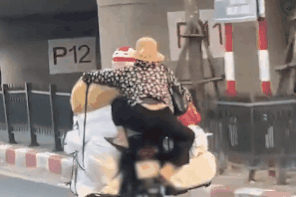 CLIP: Vào mua trà tắc thấy ông chú ngủ say, nữ ninja cuỗm hết tiền của người bán hàng-2