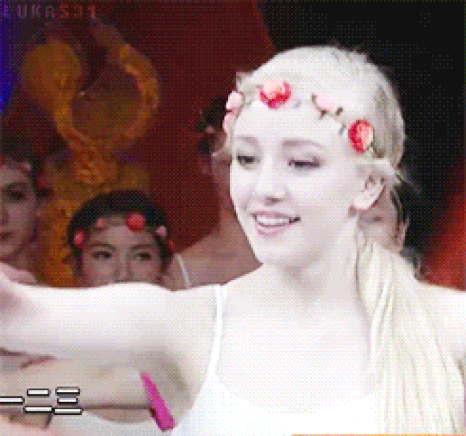 Thiên thần nhí Đan Mạch từng được ví như cô tiên truyện cổ tích sau 6 năm đã thành thiếu nữ, dung mạo khiến dân mạng chia 2 luồng ý kiến-4