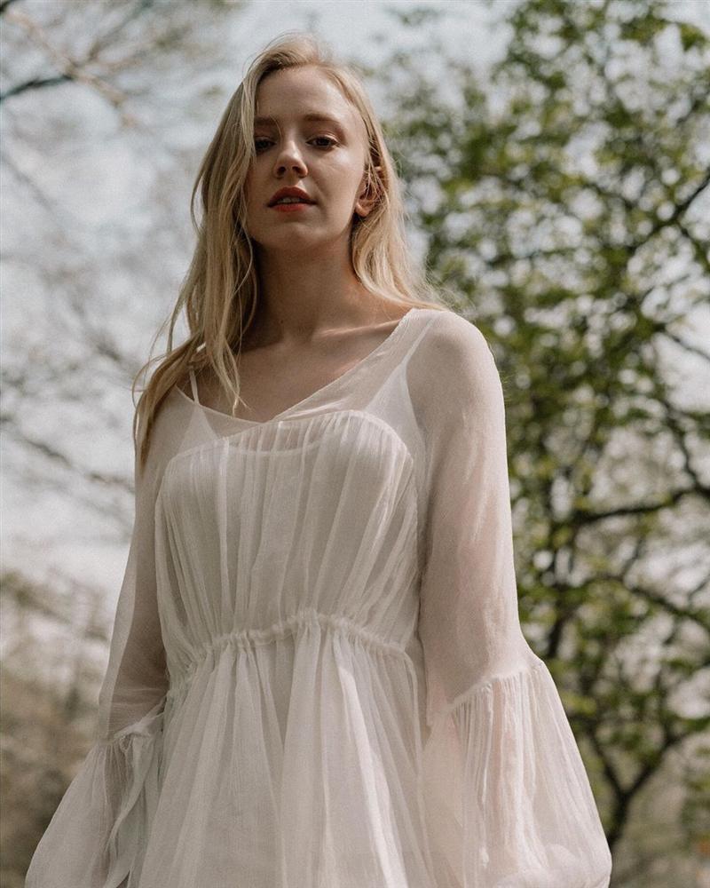 Thiên thần nhí Đan Mạch từng được ví như cô tiên truyện cổ tích sau 6 năm đã thành thiếu nữ, dung mạo khiến dân mạng chia 2 luồng ý kiến-12