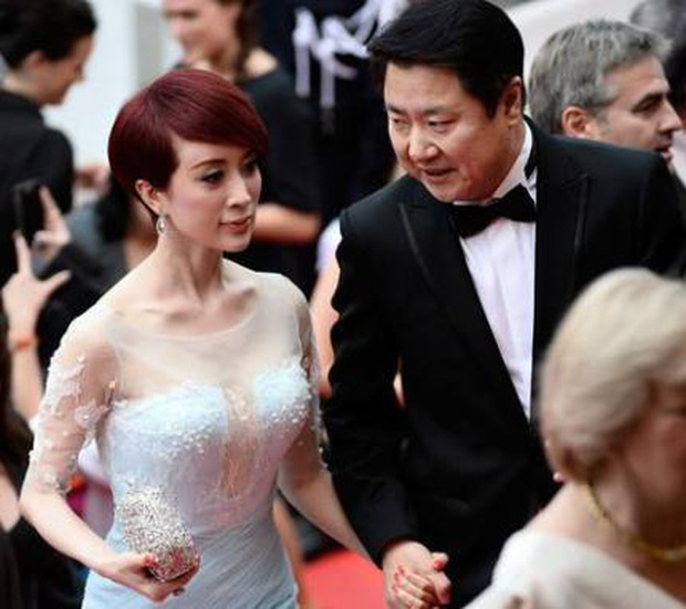 Kim Xảo Xảo: Mỹ nhân Tây Du Ký tai tiếng nhất Cbiz bị nghi bán dâm, tiểu tam ầm ĩ và cuộc sống nhung lụa bên CEO-17