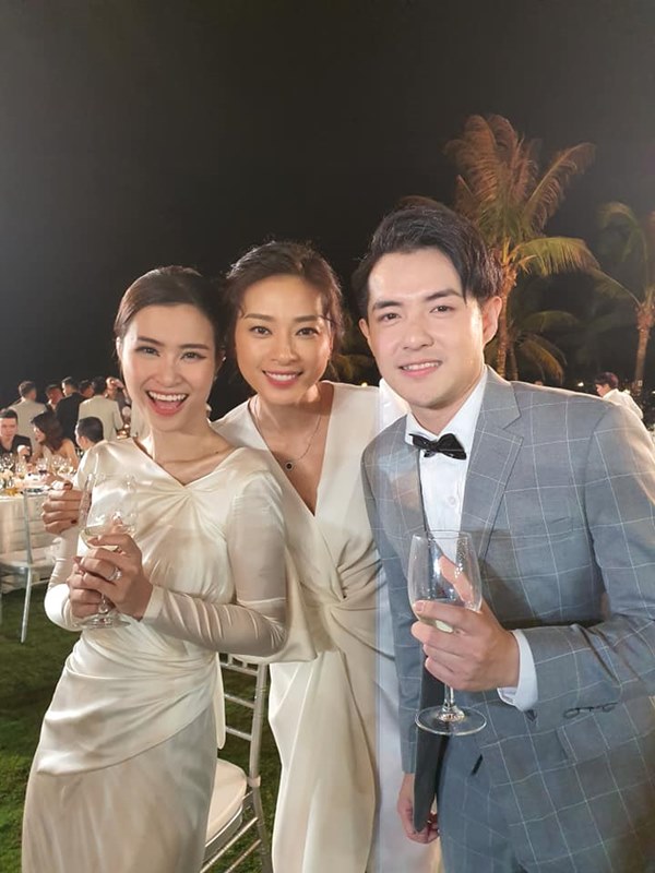 Tiết kiệm như Ngô Thanh Vân: Chỉ một bộ đầm trắng mà đả nữ diện từ ngày cưới em trai đến đám cưới thế kỷ của Đông Nhi-6