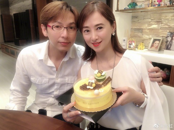 Hoa hậu Châu Á bị bố mẹ từ mặt vì đóng phim nóng, chồng hắt hủi đuổi khỏi nhà giờ ra sao?-9