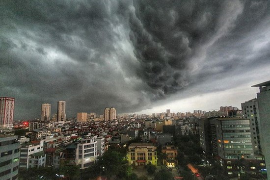 Hà Nội và các tỉnh miền Bắc chuẩn bị đón mưa giông giải nhiệt, chấm dứt những ngày nắng nóng kỷ lục