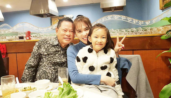 Con dâu của tỷ phú Hoàng Kiều - gây sốt mạng xã hội dù đang cách ly covid-1