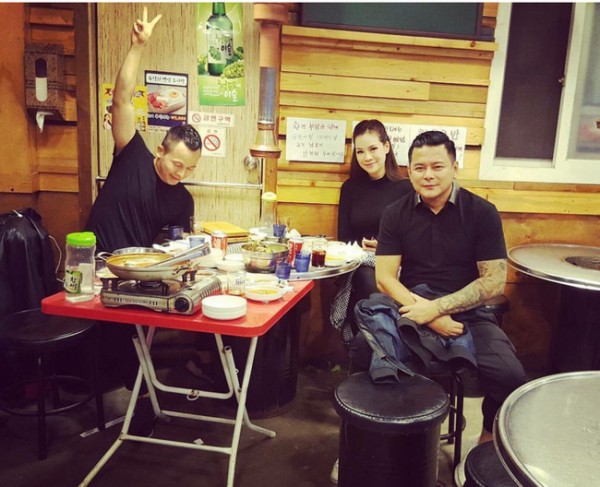 Con dâu của tỷ phú Hoàng Kiều - gây sốt mạng xã hội dù đang cách ly covid-3