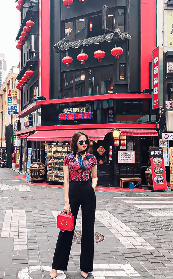 Con dâu của tỷ phú Hoàng Kiều - gây sốt mạng xã hội dù đang cách ly covid-16