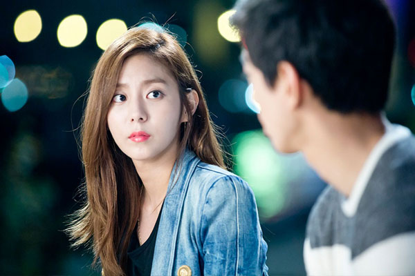 Rơi vào cuộc tình đầy toan tính, tôi loay hoay tìm lối thoát cho mình-1