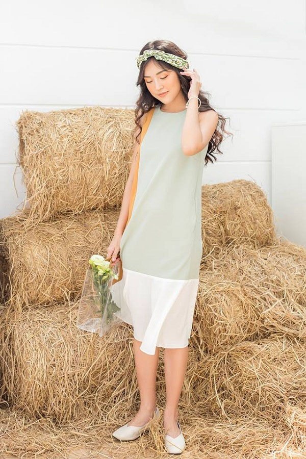 Thời tiết nắng gắt, đây là những mẫu váy sát nách có thể giúp chị em hạ nhiệt nhanh chóng-1