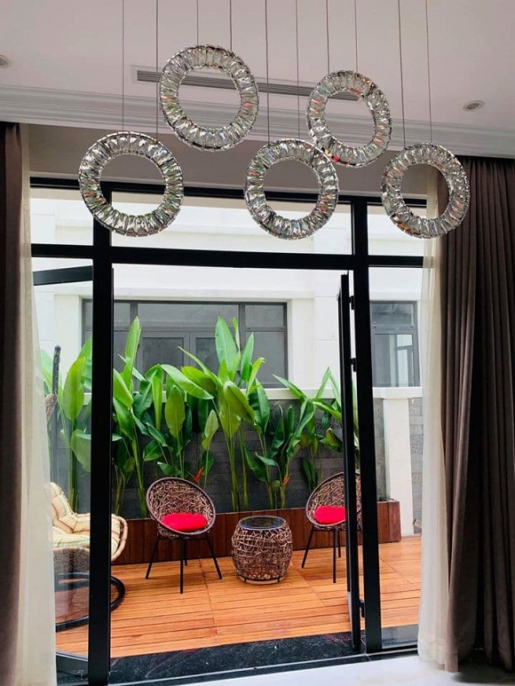 Không gian sang xịn phía trong căn biệt thự mới tậu của MC Vân Hugo-14