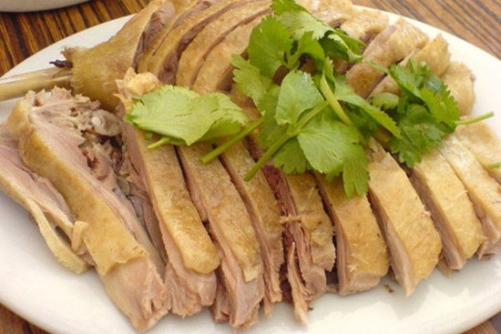 Cho vài giọt gia vị này vào, đảm bảo ngan luộc sạch mùi tanh, thơm ngon đậm vị