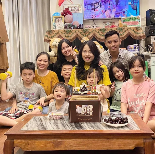 Hằng Túi ôm bụng bầu 7 tháng đón sinh nhật tuổi 33 âm thầm ở resort, gây xúc động với lời nhắn chúc mừng từ mẹ chồng cũ-2