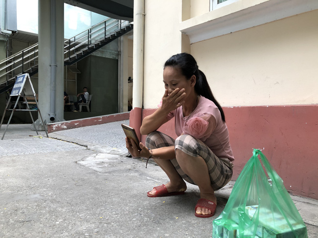 Xót xa cuộc điện thoại của tài xế GrabBike với vợ ngay sau khi bị đâm gục: Vợ ơi anh bị cướp hết rồi, nó đâm anh nhiều nhát lắm-3