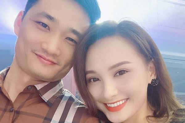 Bảo Thanh đăng ảnh chồng con vỡ oà cầm que 2 vạch, chính thức xác nhận mang bầu sau thời gian ở ẩn-3