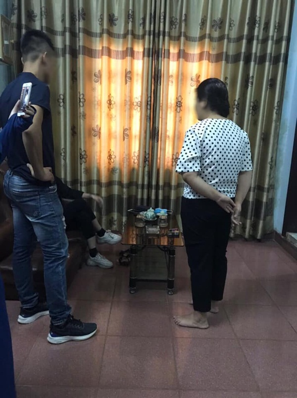 Vụ livestream bắt gian gây choáng: Dân mạng hốt hoảng với nhan sắc và thân thế của kẻ thứ 3, màn chốt hạ cũng thật nhức nhối-2