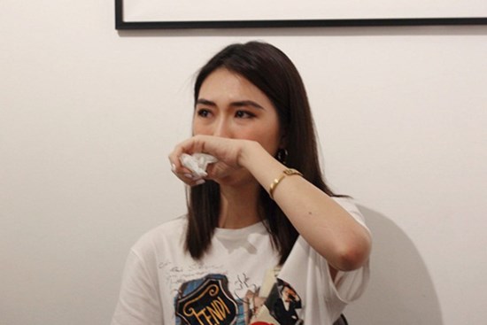 Tường Linh bật khóc nức nở trước tin đồn vu khống liên quan tới đường dây 