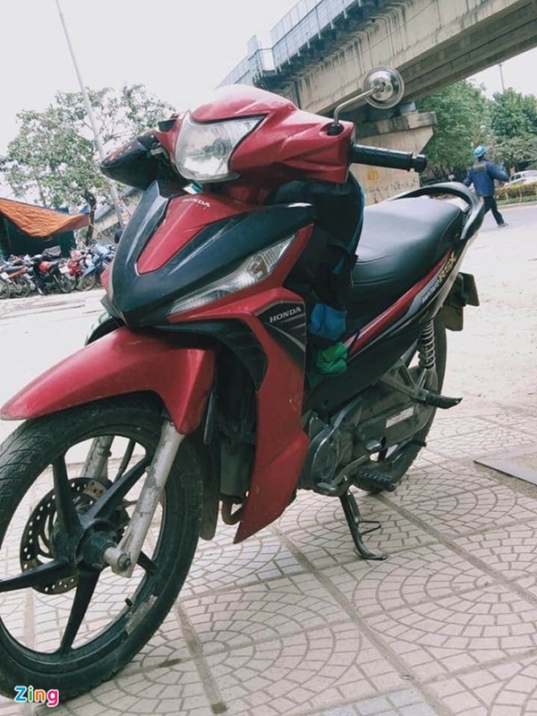 Vụ tài xế GrabBike bị đâm: Nạn nhân van xin nhưng cướp không tha-2