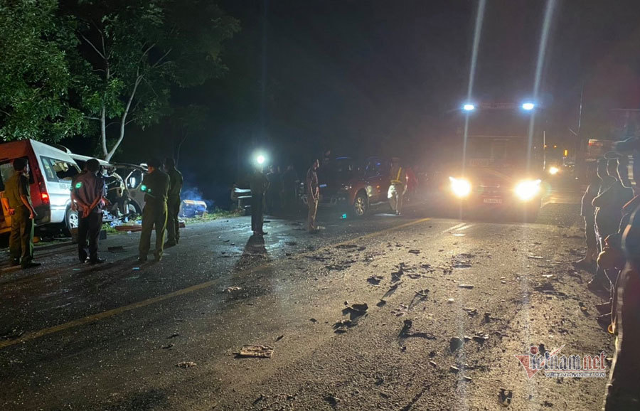 Tai nạn xe khách thảm khốc ở Bình Thuận, 8 người chết-1