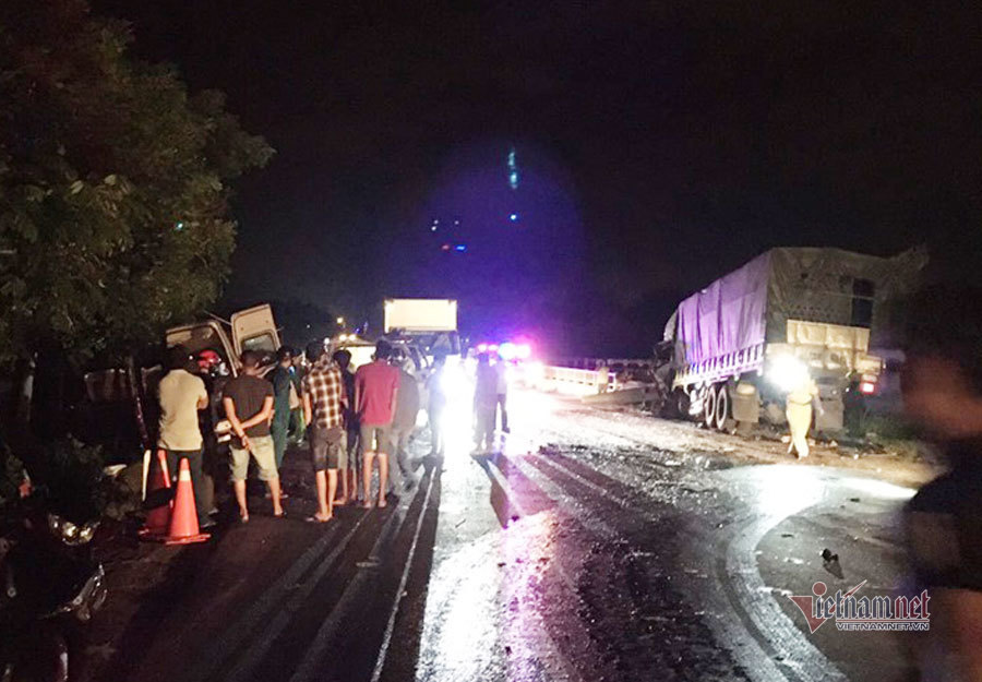 Tai nạn xe khách thảm khốc ở Bình Thuận, 8 người chết-4