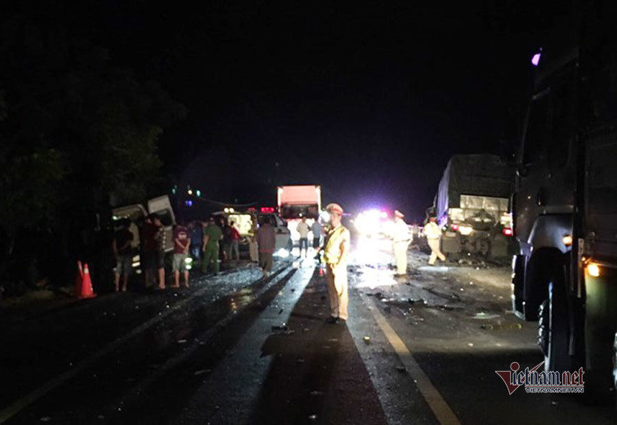 Tai nạn xe khách thảm khốc ở Bình Thuận, 8 người chết-5