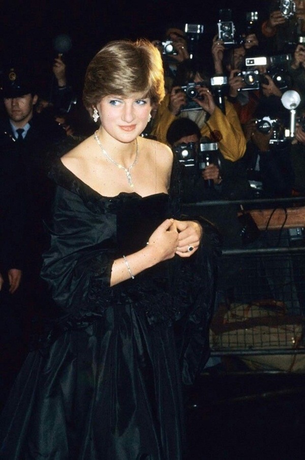 Thử thách đầu tiên của Công nương Diana khi làm dâu hoàng gia: Bị Thái tử Charles mắng mỏ thậm tệ, trở thành thảm họa không ai muốn nhắc đến-2