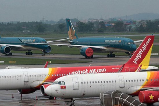 Sốt vé máy bay du lịch hè, nhiều chặng tăng giá gấp đôi