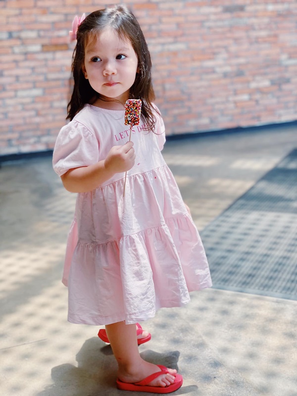 Con gái tròn 2 tuổi, siêu mẫu Hà Anh băn khoăn không biết nên cho con đi học chưa vì lý do siêu đáng yêu-1