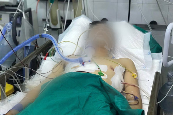 Người phụ nữ đưa tài xế Grab bị đâm đi cấp cứu: Sao phải sợ vạ lây-4