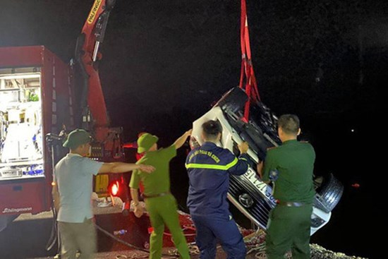 Nguyên nhân chính thức vụ ô tô lao xuống biển ở Quảng Ninh làm 4 người chết