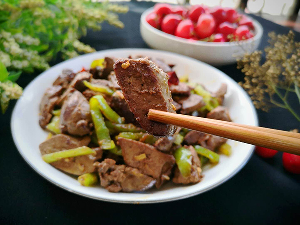 Gan gà xào cay - Món ăn không chỉ hạt dẻ mà còn bổ máu hơn cả thịt bò-10