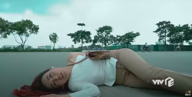 Lựa chọn số phận: Phương Oanh bị ám sát trước mặt người yêu soái ca, phải đưa đi cấp cứu-3