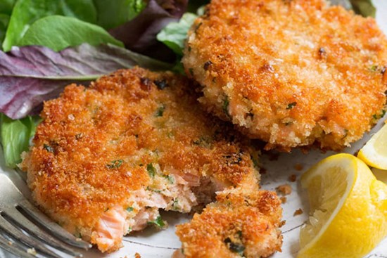 Vụn cá hồi đang có giá rất rẻ, chị em mua ngay về làm được vô số món ăn cực ngon lại bổ dưỡng cho cả nhà