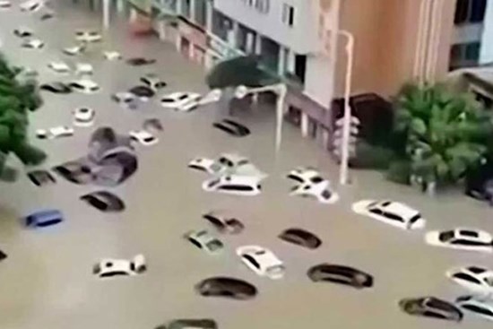 Những con số lột tả sức tàn phá khủng khiếp của mưa lũ ở Trung Quốc
