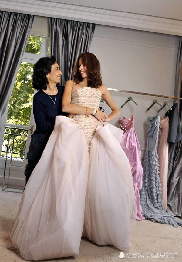 Cháu ngoại kín tiếng của Vua sòng bài Macau: Tài sắc vẹn toàn, tỏa sáng tại dạ hội giới siêu giàu và thờ ơ với tài sản gia tộc-1