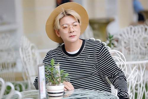 Cố sinh con với bạn thân Đàm Vĩnh Hưng, người vợ hơn chồng 8 tuổi phải cắt bỏ buồng trứng-1