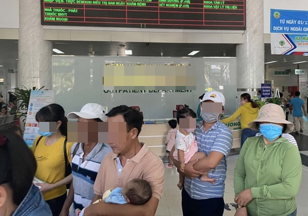 TP.HCM: Bé trai bị căn bệnh hiếm gặp, ăn thịt cá cũng trở thành chất độc, dễ tử vong bất cứ lúc nào-1