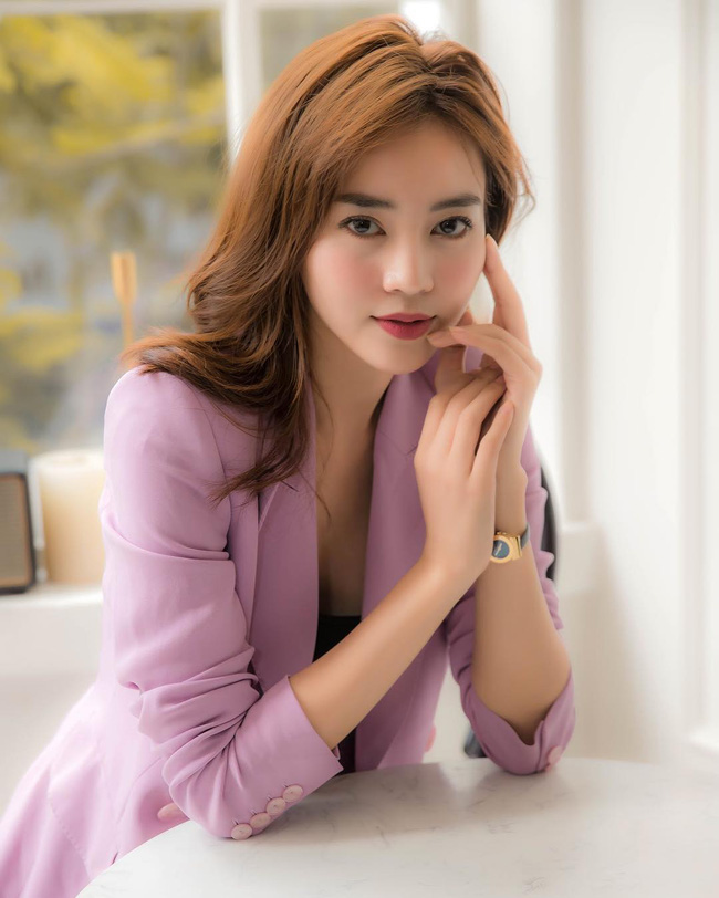 Từ câu chuyện bộ móng tay và chiếc áo xẻ của Ninh Dương Lan Ngọc khi đi từ thiện: Xin đừng dùng ánh mắt soi xét và sự ích kỷ để đánh giá cái tâm-3