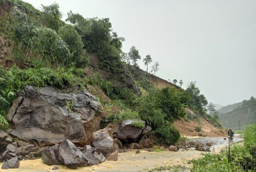 Mưa lũ sạt lở ở Hà Giang, cháu bé 13 tuổi bị đất đá vùi tử vong-5