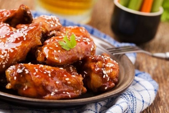 Buổi chiều tôi làm nhanh món thịt gà sốt xì dầu, mật ong bằng nồi chiên không dầu